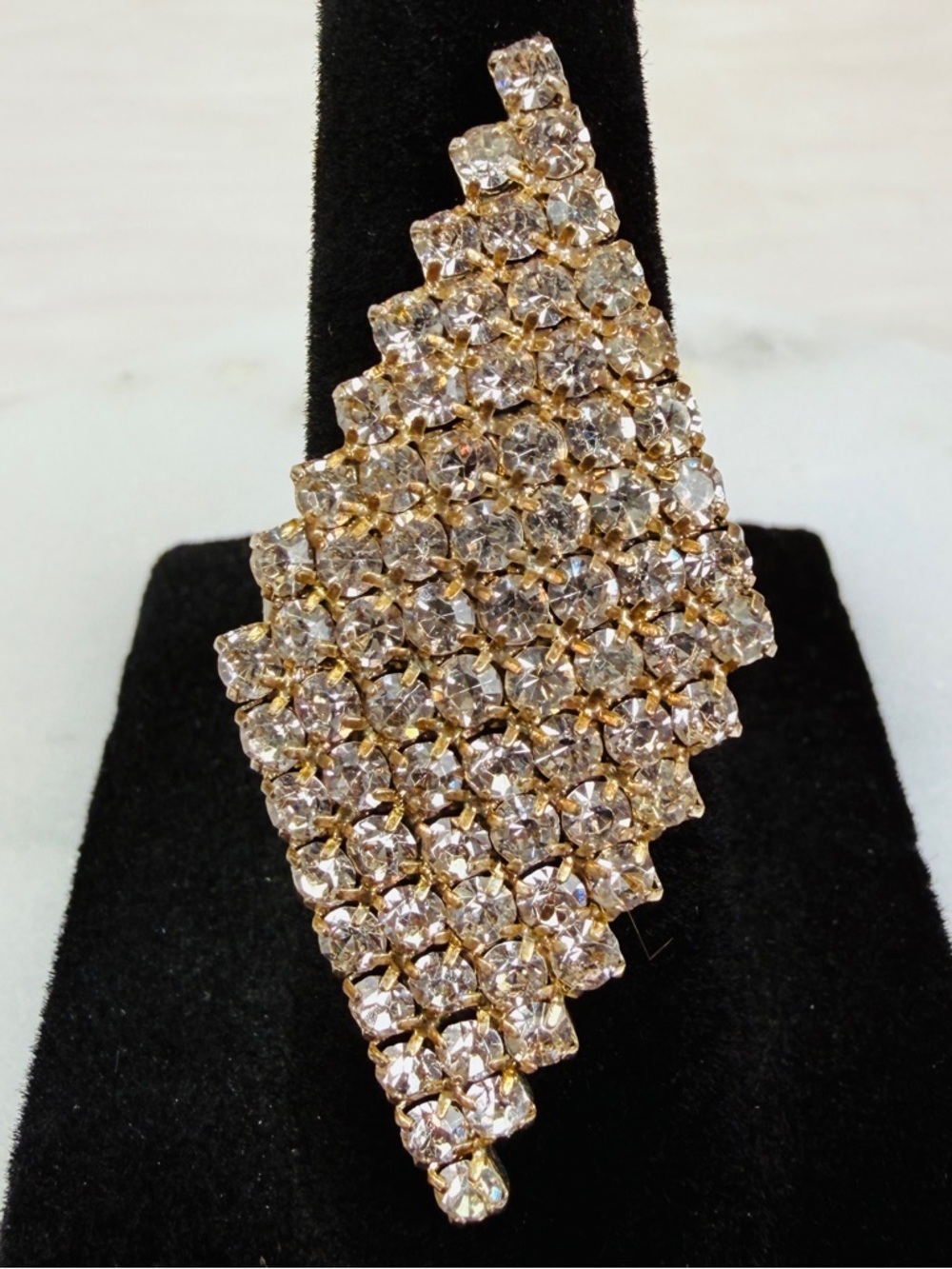Sparkling Rhinestone 7.5 adjustable Statement Ring - Picture 5 of 6